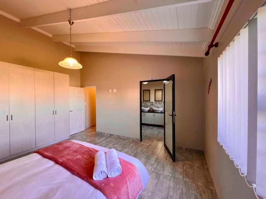 5 Bedroom Property for Sale in Myburgh Park Western Cape